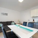 Tom's House Apartment