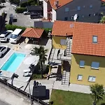 Tom's House Apartmán *