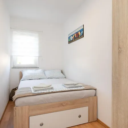 Tom's House Apartman Njivice