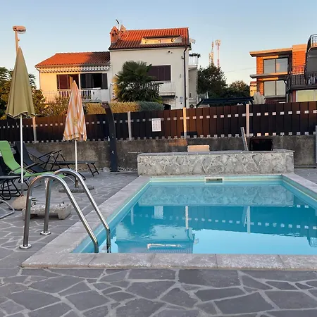 Tom's House דירה