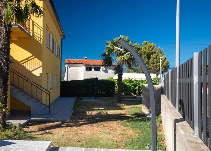 Tom's House דירה נייביצה