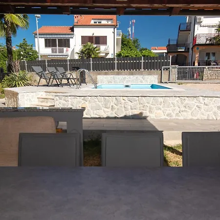 Tom's House نجيفيش